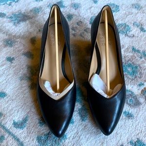 NWT Naturalizer Black Leather Mali Pump 6.5 M